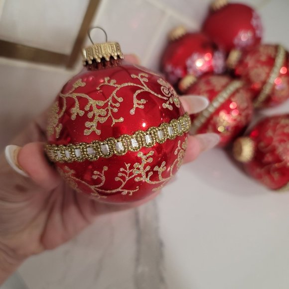 Vintage glass traditional red ornaments gold and white details and snowflakes - Picture 4 of 8